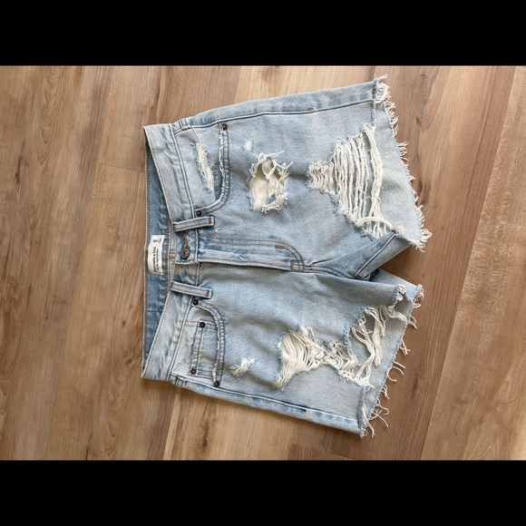 Abercrombie and Fitch shorts - Picture 2 of 4